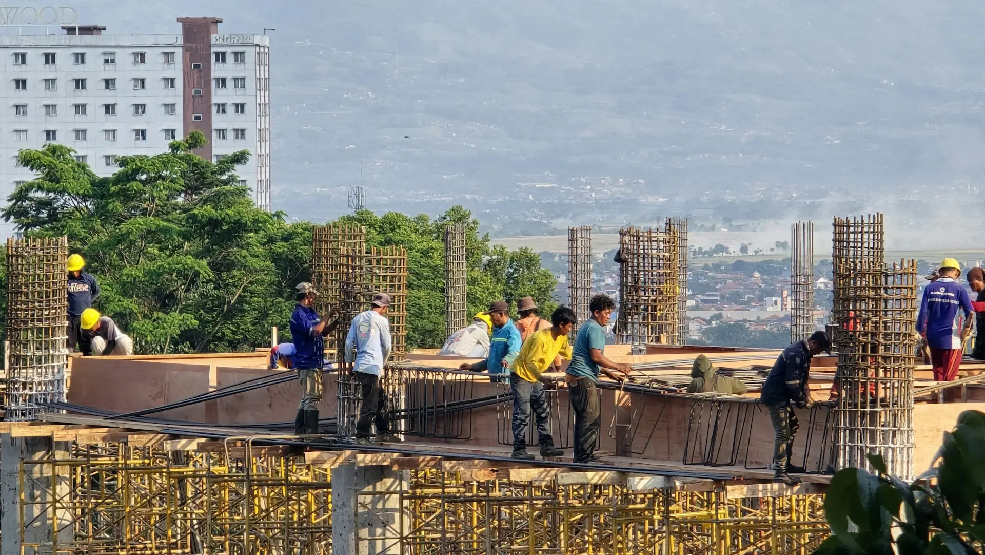 Governance in Motion: PMO Excellence in Large-Scale Civil Projects